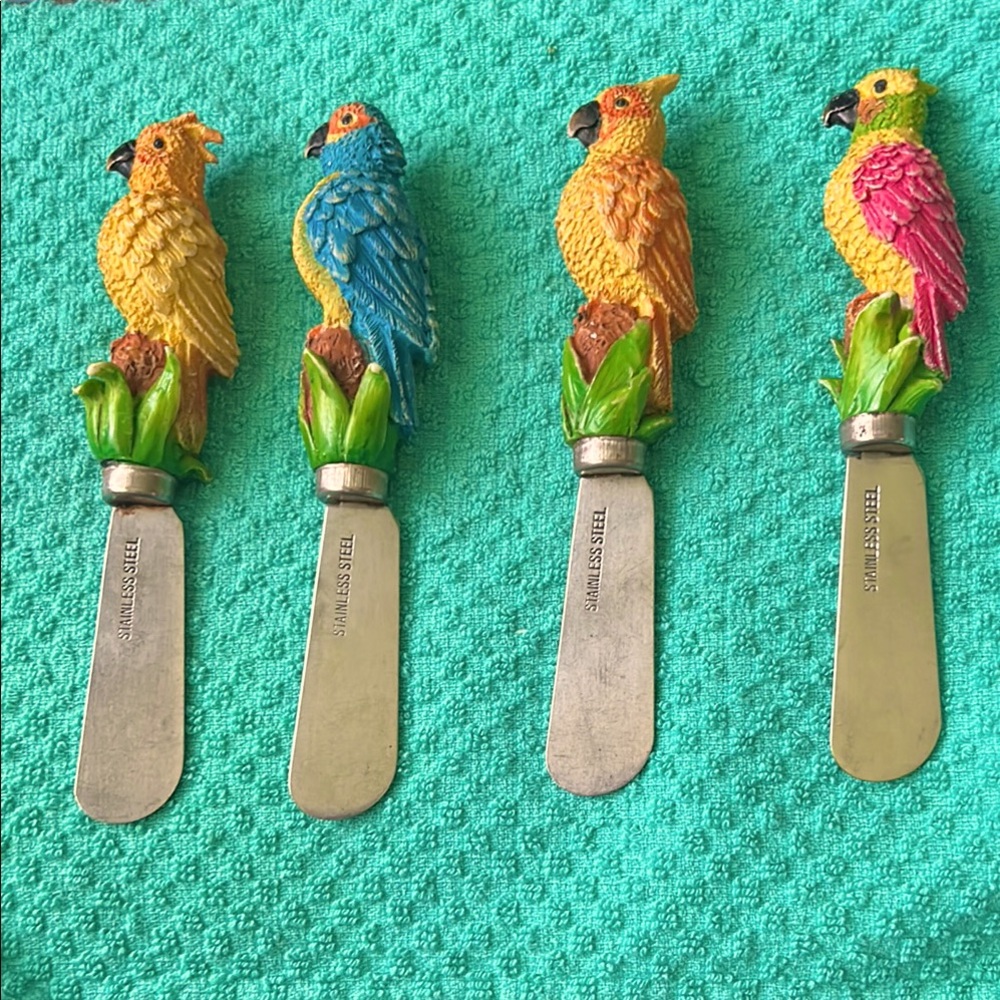 Set of 4: Stainless Steel Vintage Parrot Cheese Knives